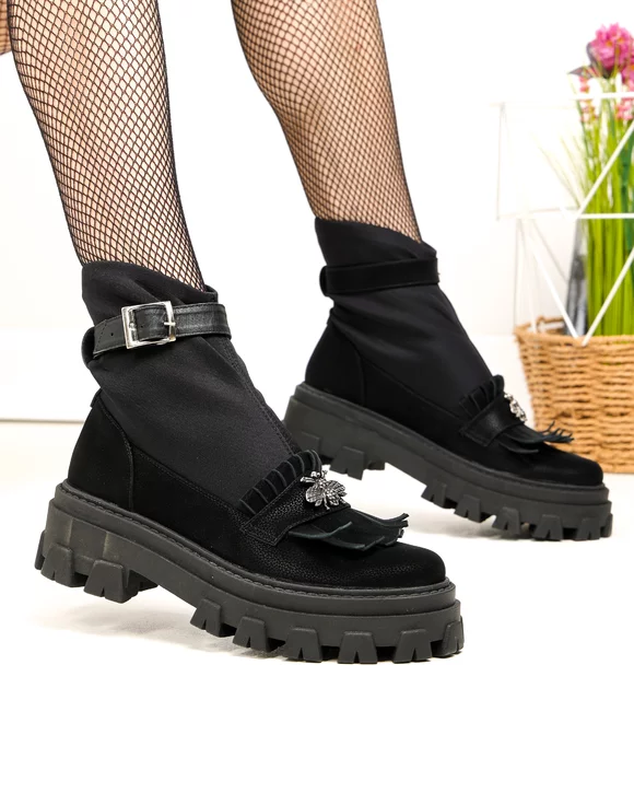 Ghete dama piele naturala nabuc negre cu material textil si accesoriu metalic POL238