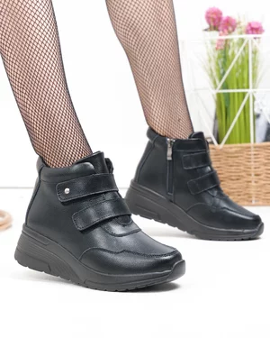 Ghete dama piele naturala negre cu talpa groasa si inchidere scai si fermoar T3095