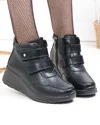 Ghete dama piele naturala negre cu talpa groasa si inchidere scai si fermoar T3095 1