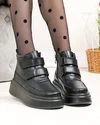 Ghete dama piele naturala negre cu varf rotund si inchidere fermoar si scai T7005 5
