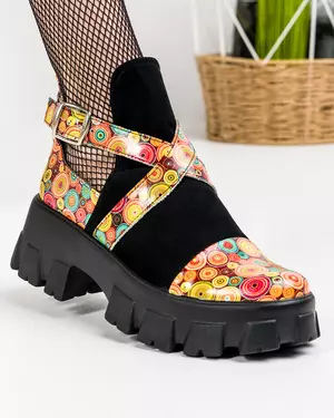 Ghete de vara piele naturala intoarsa negre cu imprimeu pastel POL170