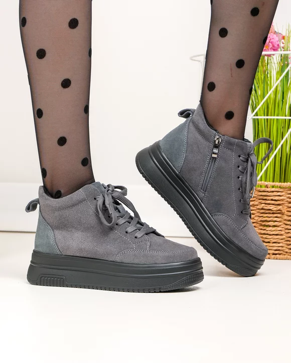 Ghete scurte dama piele naturala intoarsa captusite cu talpa groasa si inchidere fermoar T7026