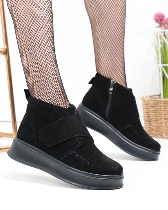 Ghete scurte dama piele naturala intoarsa negre cu inchidere fermoar si scai T3085