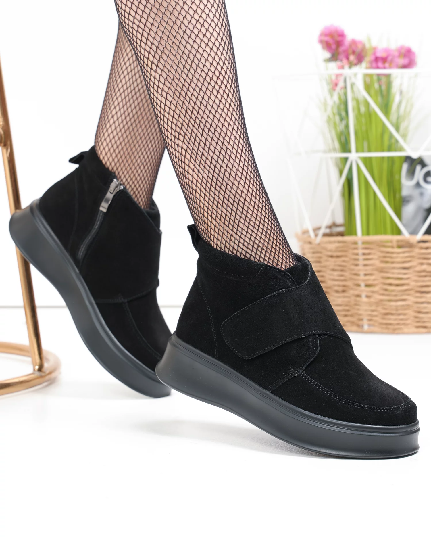 ghete-scurte-dama-piele-naturala-intoarsa-negre-cu-inchidere-fermoar-si-scai-t3085-82648-2.webp