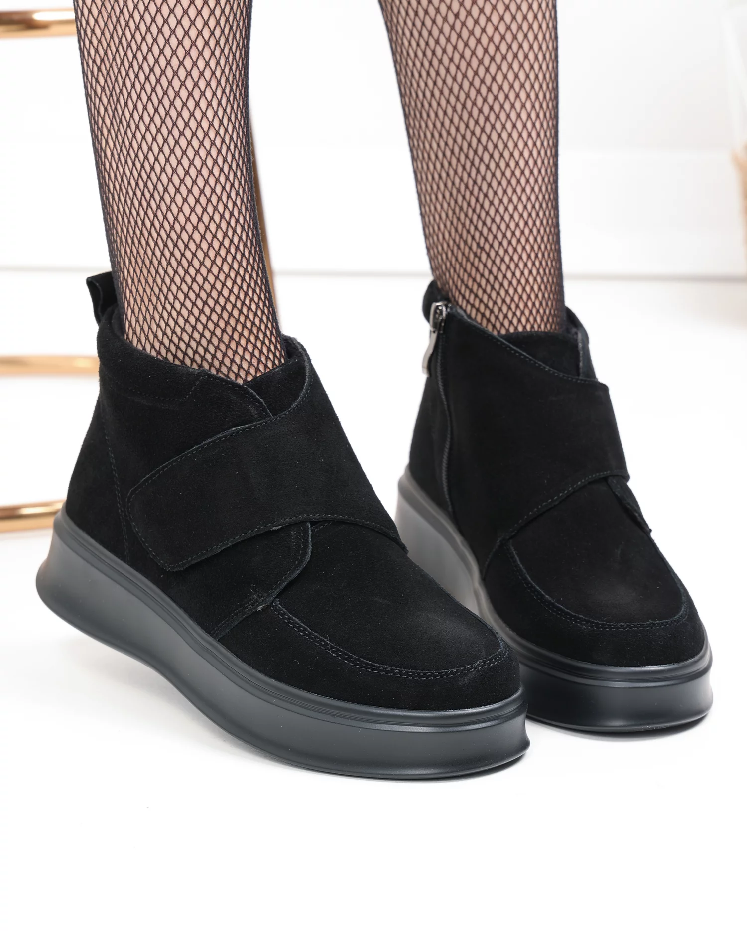ghete-scurte-dama-piele-naturala-intoarsa-negre-cu-inchidere-fermoar-si-scai-t3085-82651-2.webp