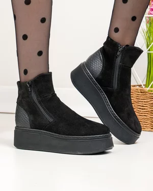 Ghete - Ghete scurte dama piele naturala intoarsa negre cu inchidere fermoar si talpa groasa PCI081V