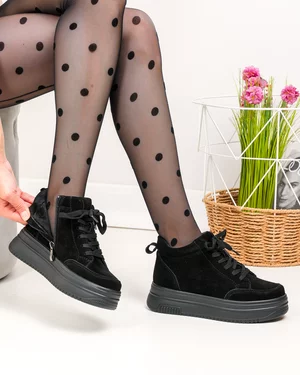 Ghete scurte dama piele naturala intoarsa negre cu inchidere sireturi si fermoar T7026