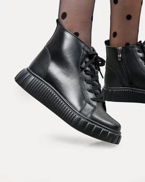 Ghete - Ghete scurte dama piele naturala negre cu inchidere sireturi si fermoar T7002