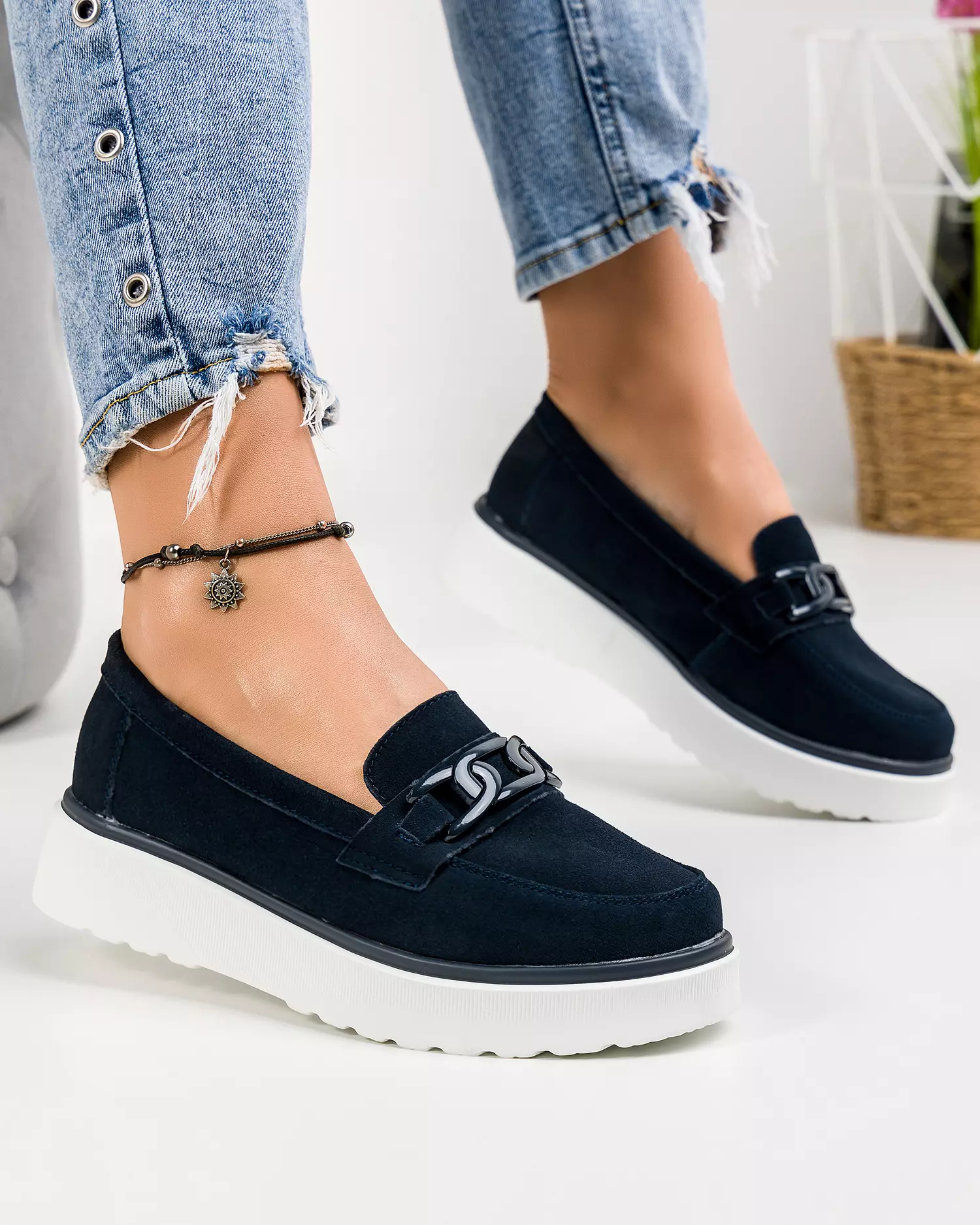 mocasini-dama-piele-naturala-intoarsa-bleumarin-cu-talpa-alba-si-inchidere-slip-on-t-3071-49138-2.webp