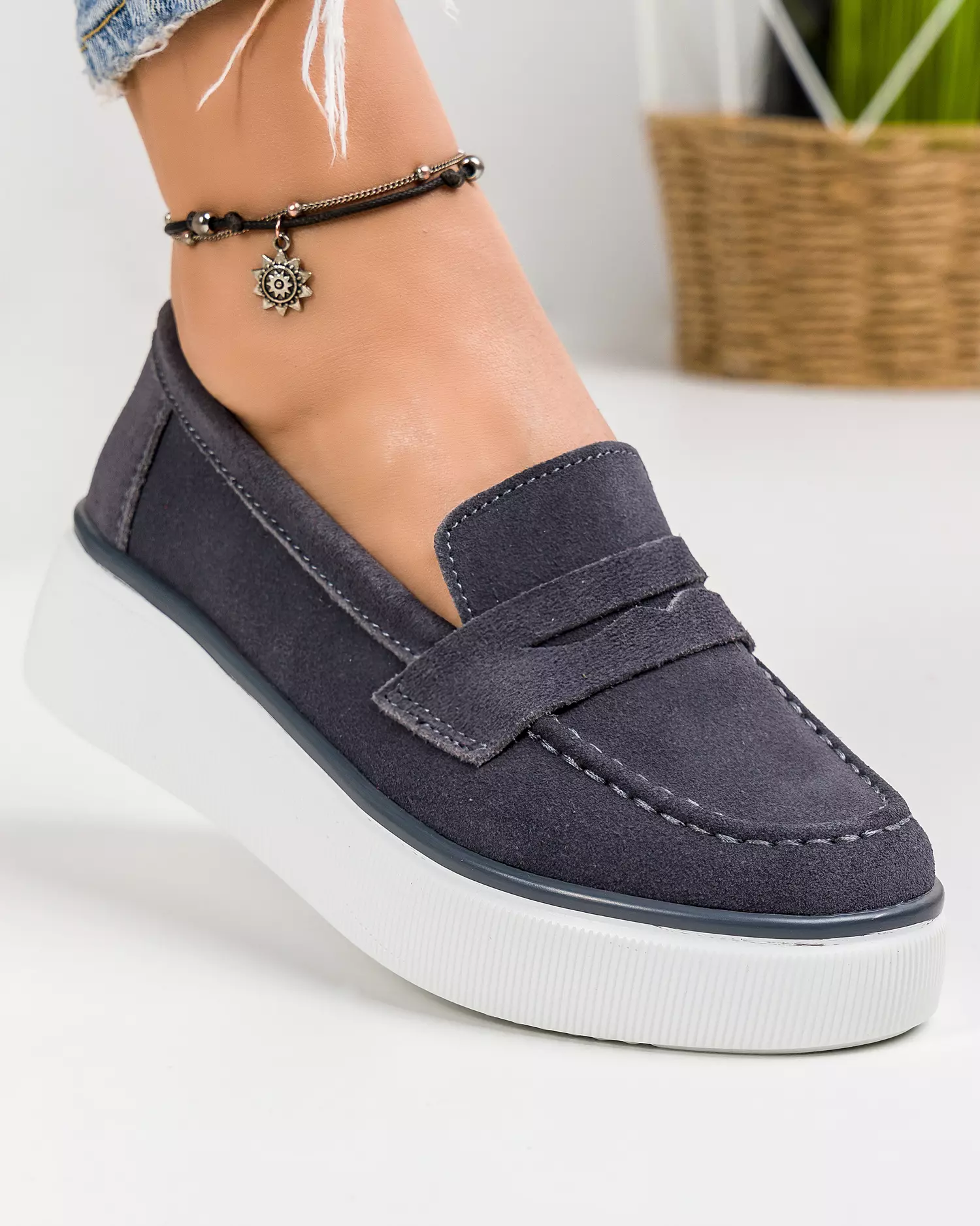 mocasini-dama-piele-naturala-intoarsa-gri-cu-talpa-groasa-si-inchidere-slip-on-t-3065-49231-2.webp