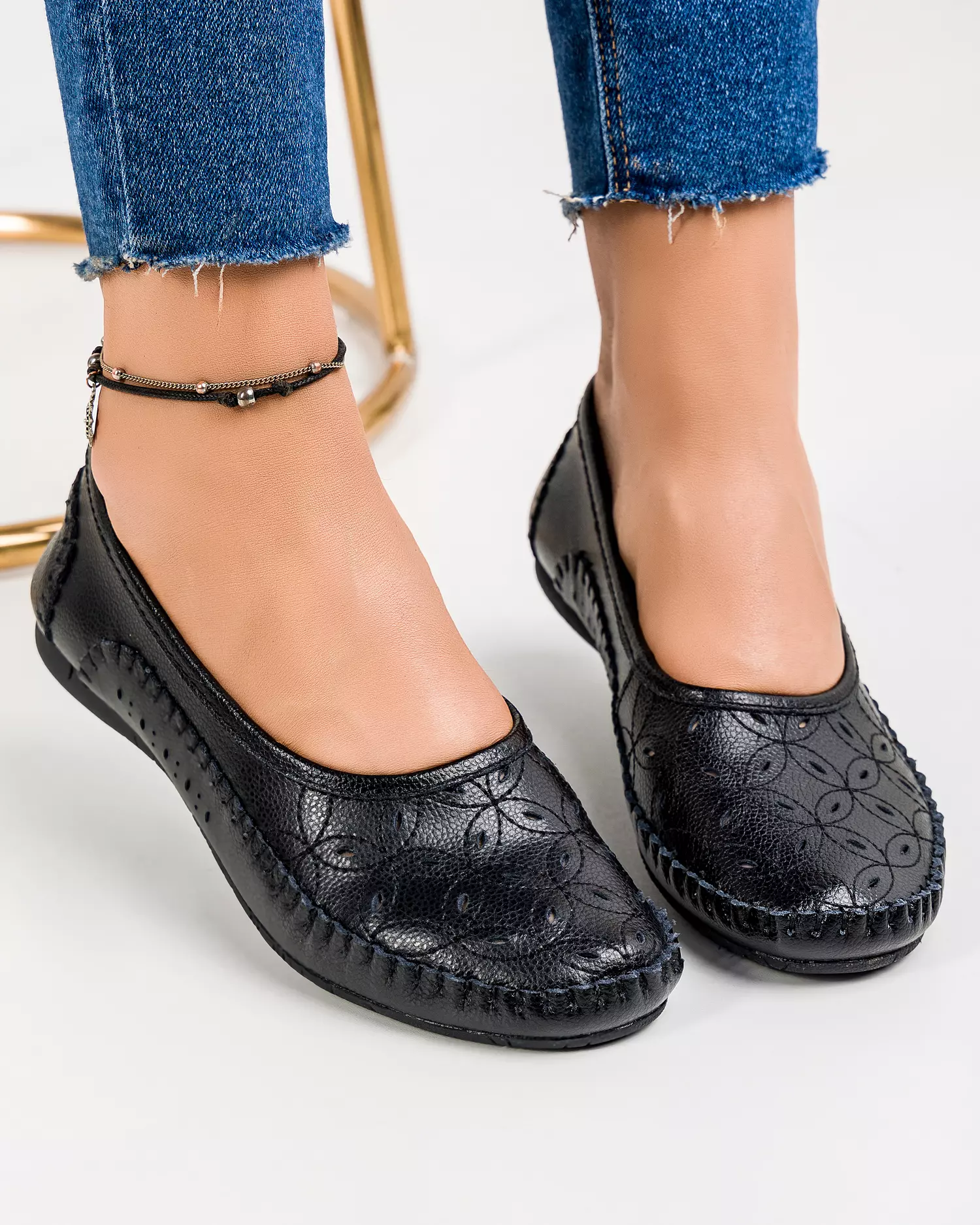 mocasini-negri-piele-naturala-cu-model-perforat-vk1024-9-51052-2.webp