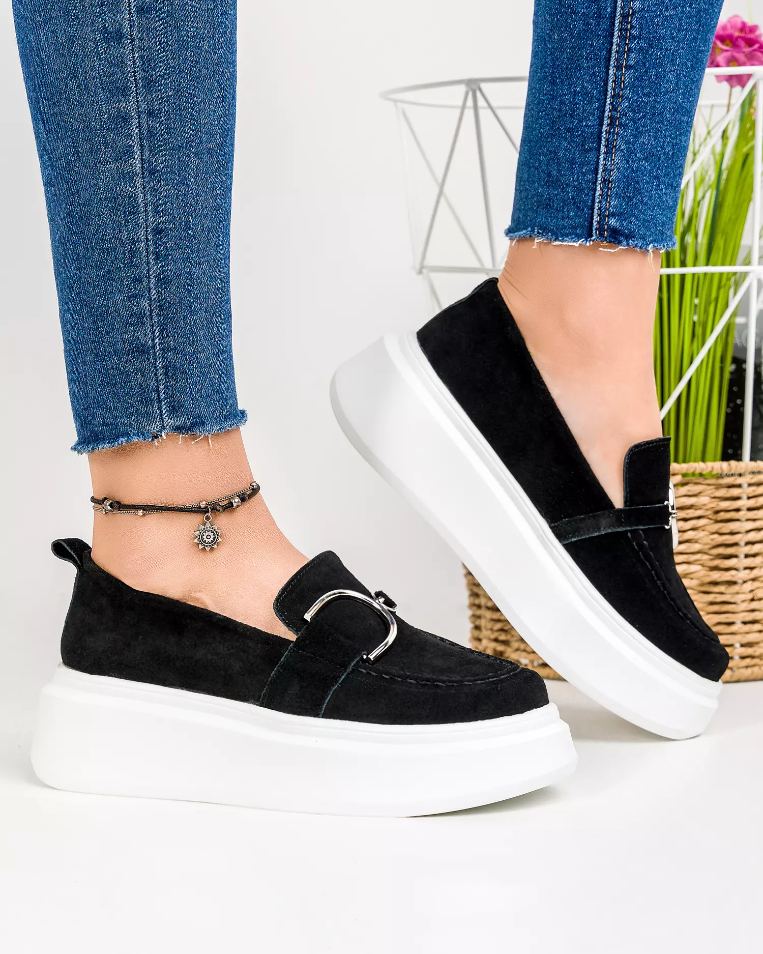 mocasini-piele-intoarsa-negri-cu-talpa-alba-sd-306-49714-2.webp