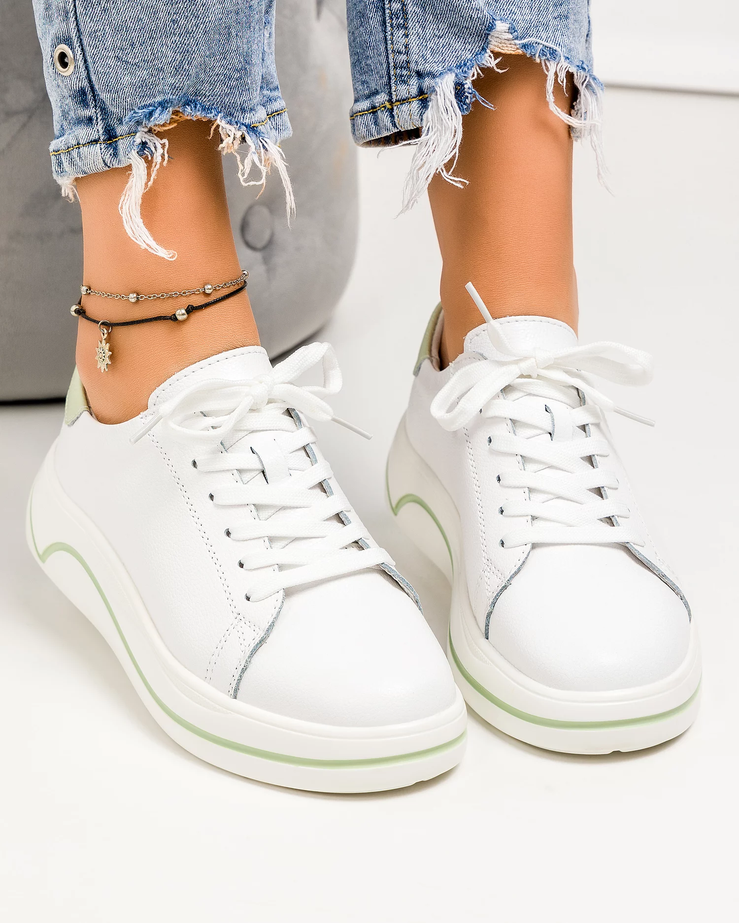 pantofi-casual-albi-cu-verde-din-piele-naturala-aw352-66142-2.webp