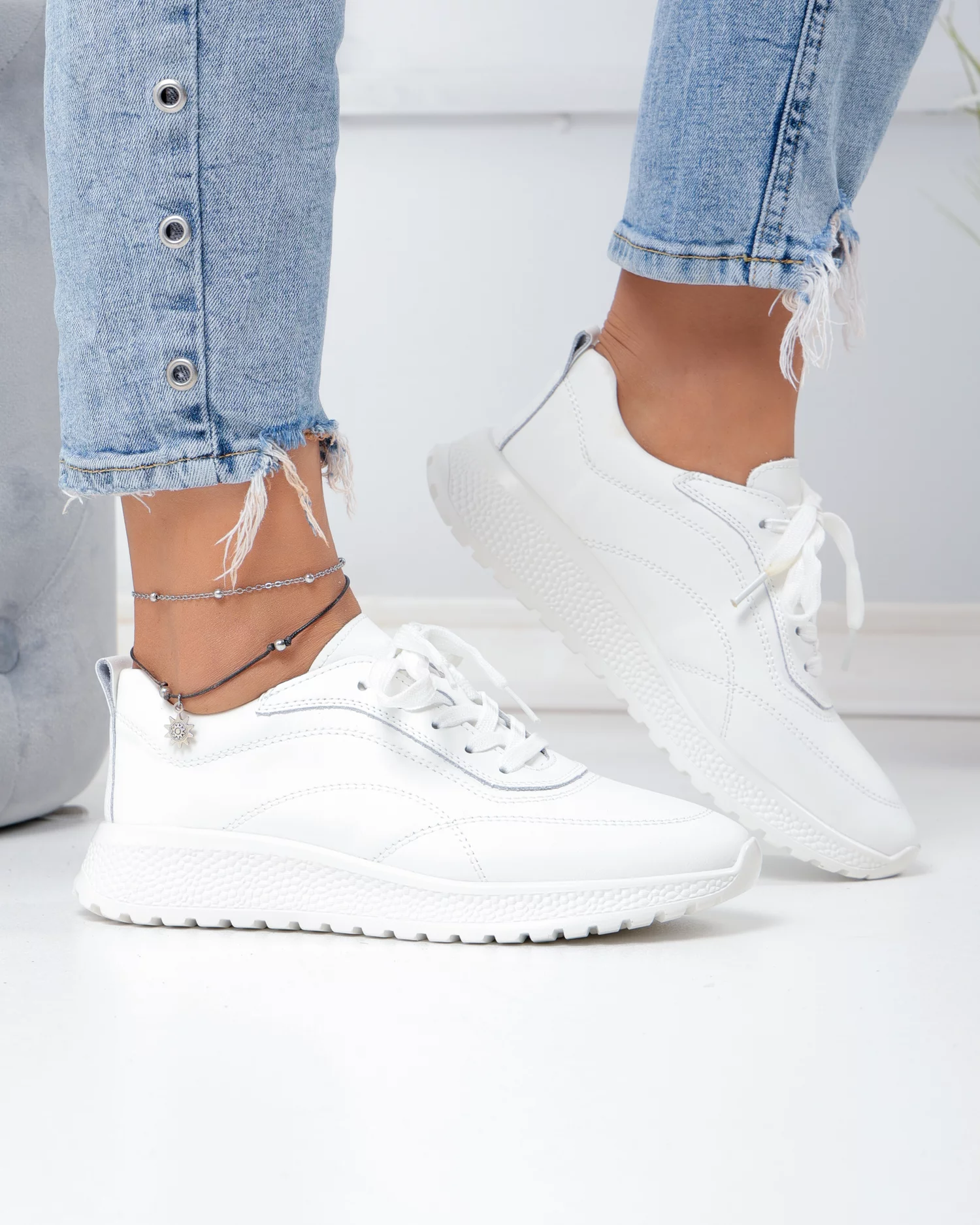 pantofi-casual-dama-piele-natuala-albi-cu-inchidere-sireturi-si-cusaturi-decorative-f001-977-103312-2.webp