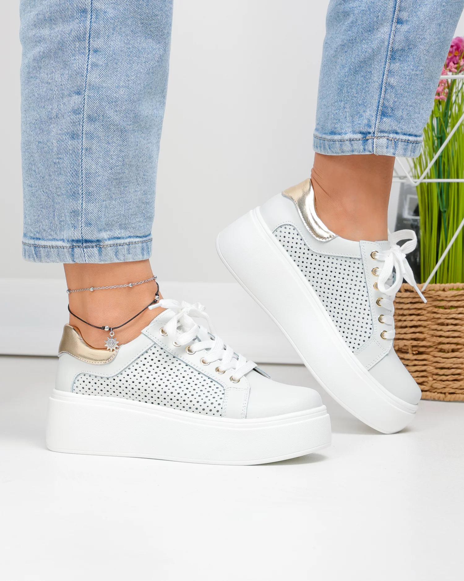 pantofi-casual-dama-piele-naturala-alb-murdar-cu-auriu-si-inchidere-sireturi-t6042-90982-2.webp