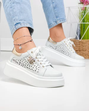 Pantofi casual dama piele naturala alb murdar cu model perforat si accesoriu metalic T6043