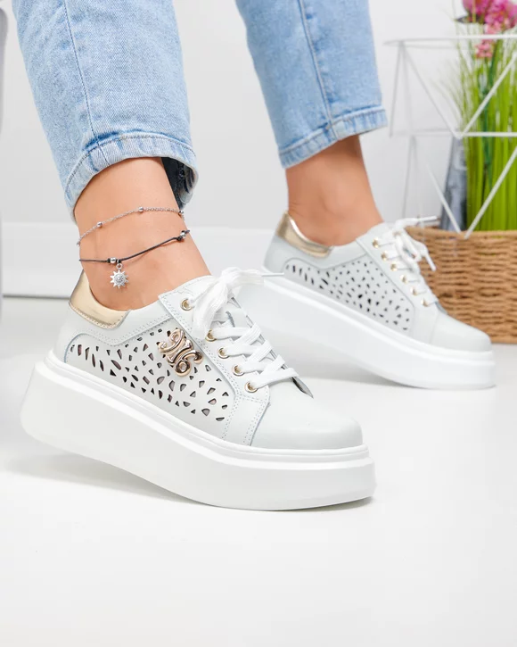 Pantofi casual dama piele naturala alb murdar cu model perforat si accesoriu metalic T6043