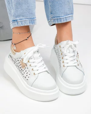 Pantofi casual dama piele naturala alb murdar cu model perforat si accesoriu metalic T6043