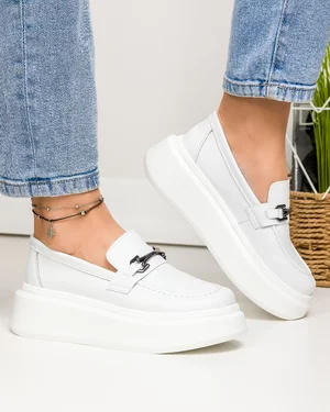 Pantofi Casual - Pantofi casual dama piele naturala albi cu accesoriu frontal si talpa groasa T-5906