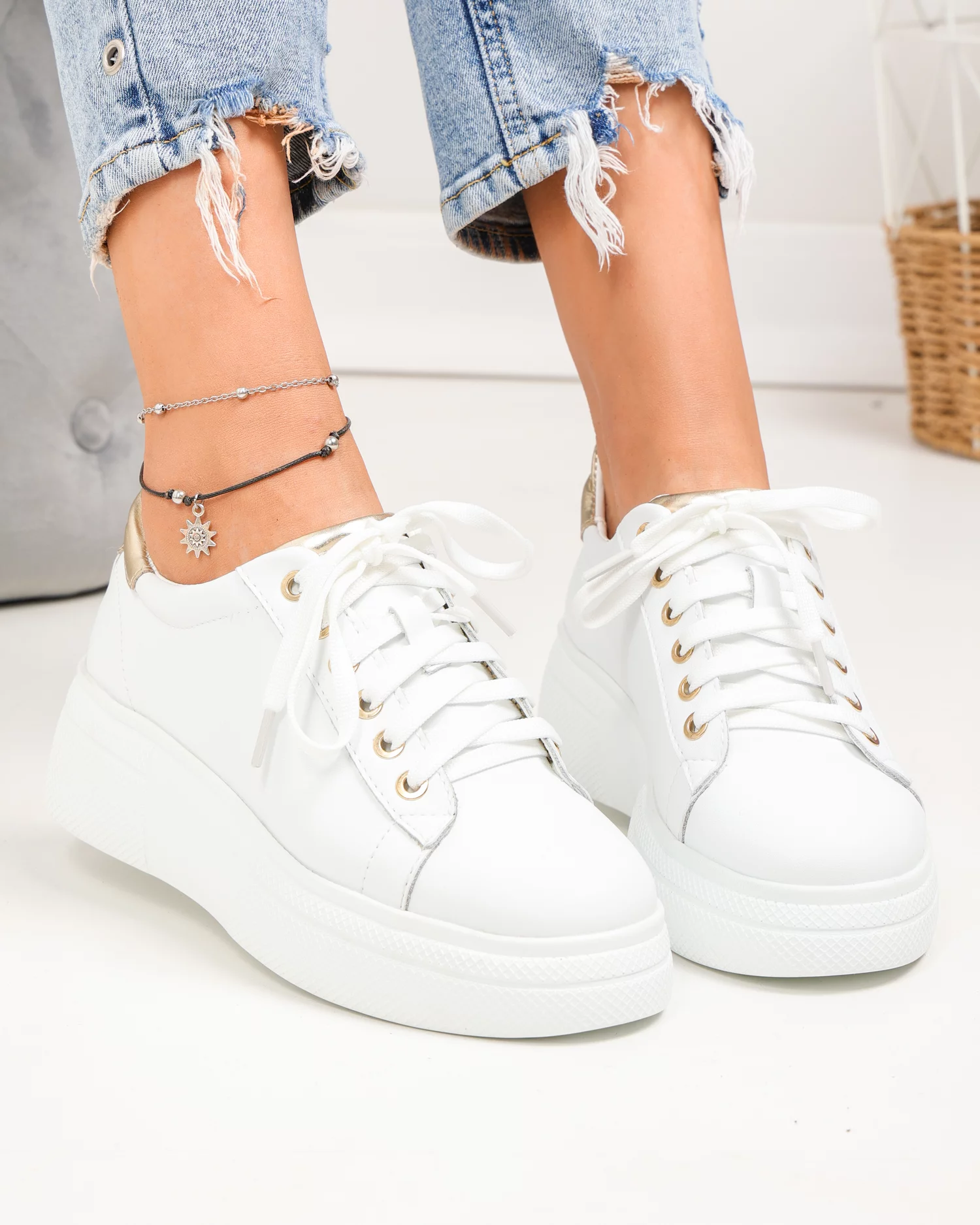 pantofi-casual-dama-piele-naturala-albi-cu-auriu-si-inchidere-sireturi-pc206-96463-2.webp