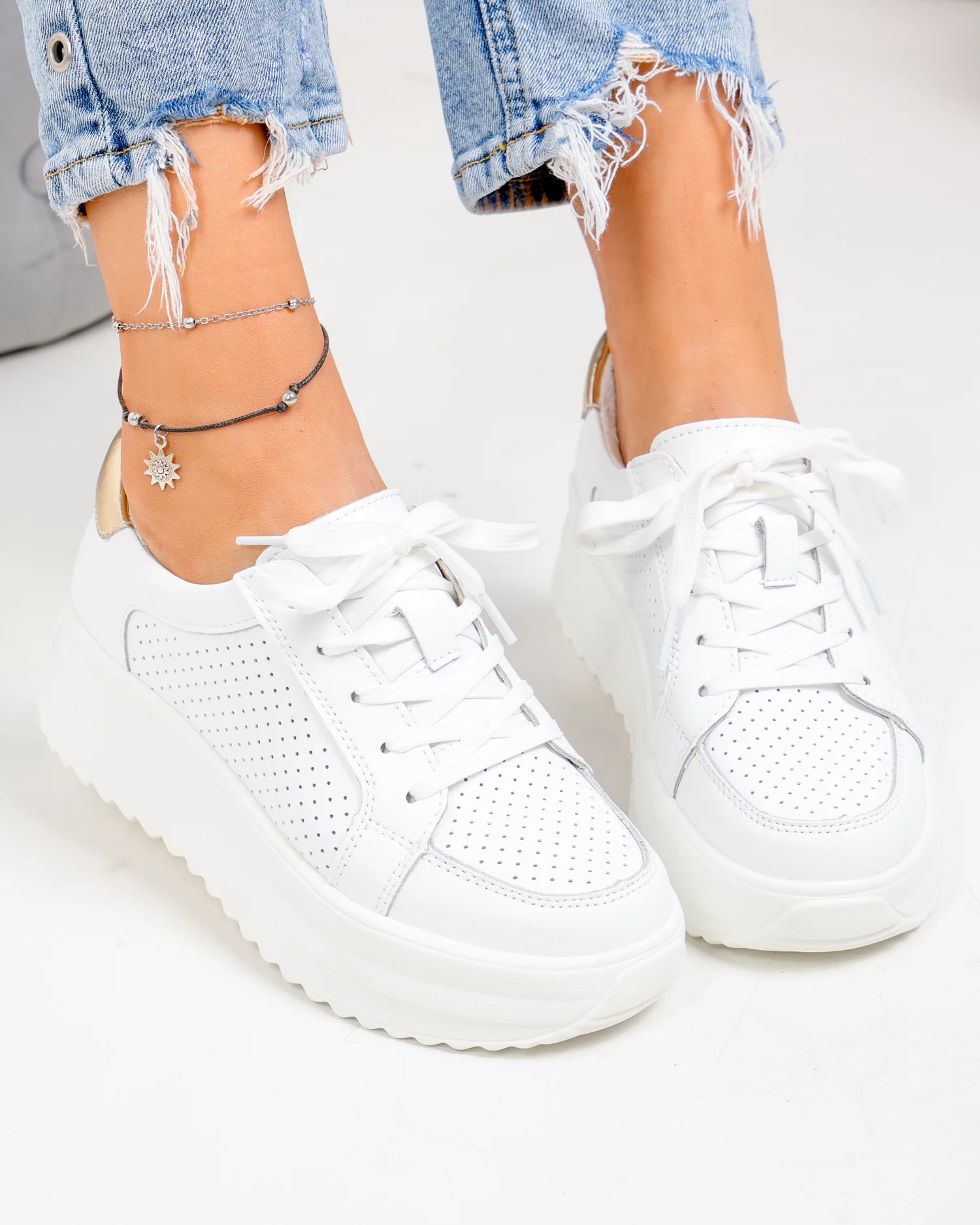 pantofi-casual-dama-piele-naturala-albi-cu-auriu-si-talpa-groasa-t-2008-99910-2.webp