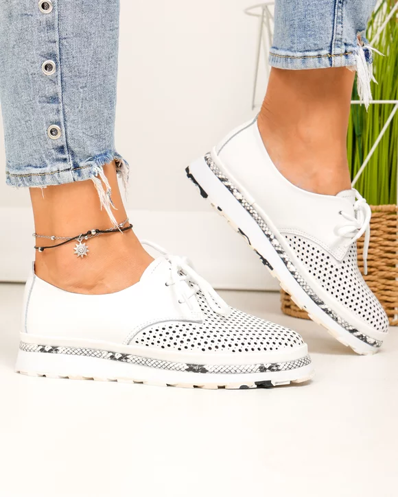 Pantofi casual dama piele naturala albi cu inchidere sireturi si perforatii JY3930