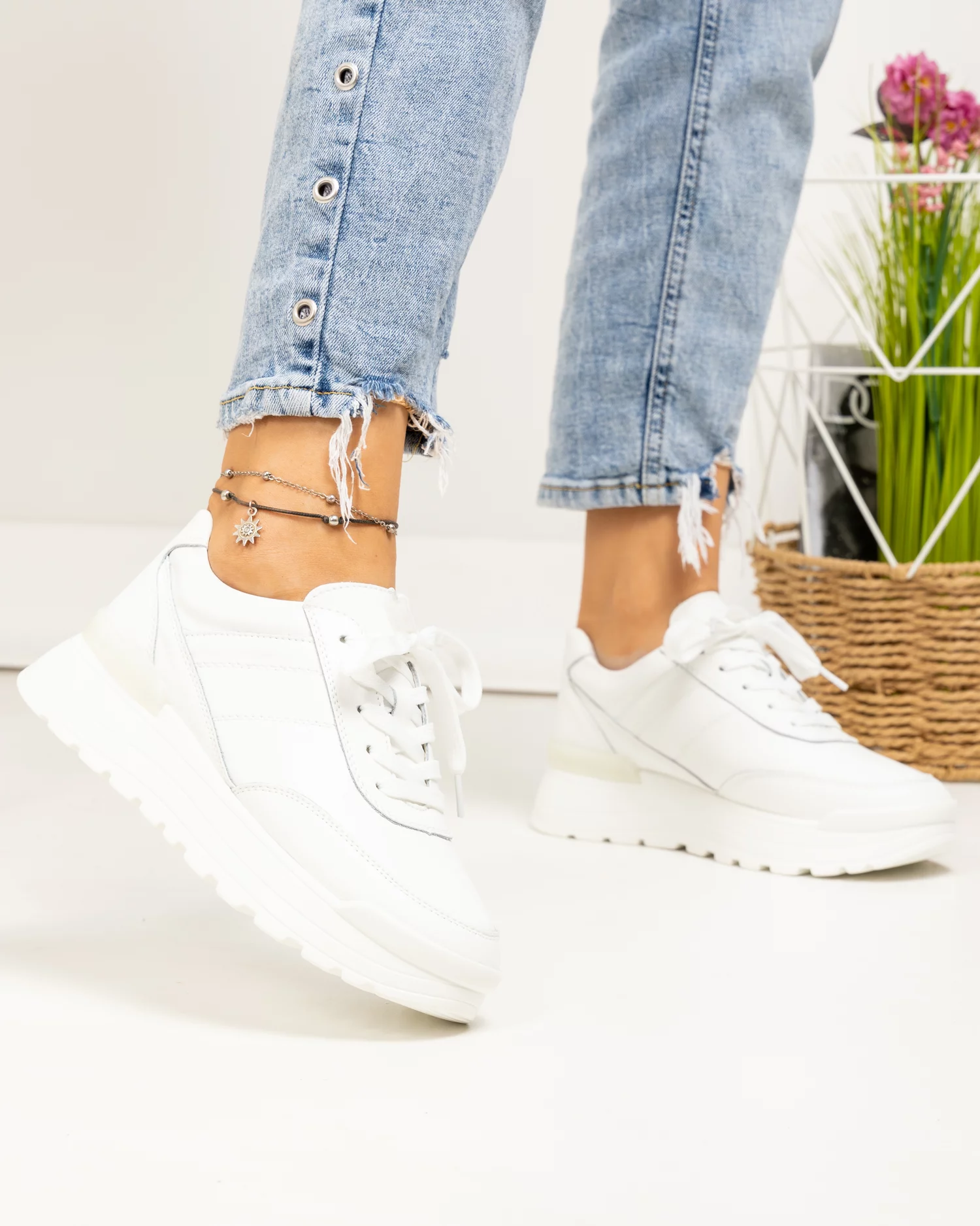 pantofi-casual-dama-piele-naturala-albi-cu-inchidere-sireturi-si-talpa-groasa-f001-747-85351-2.webp