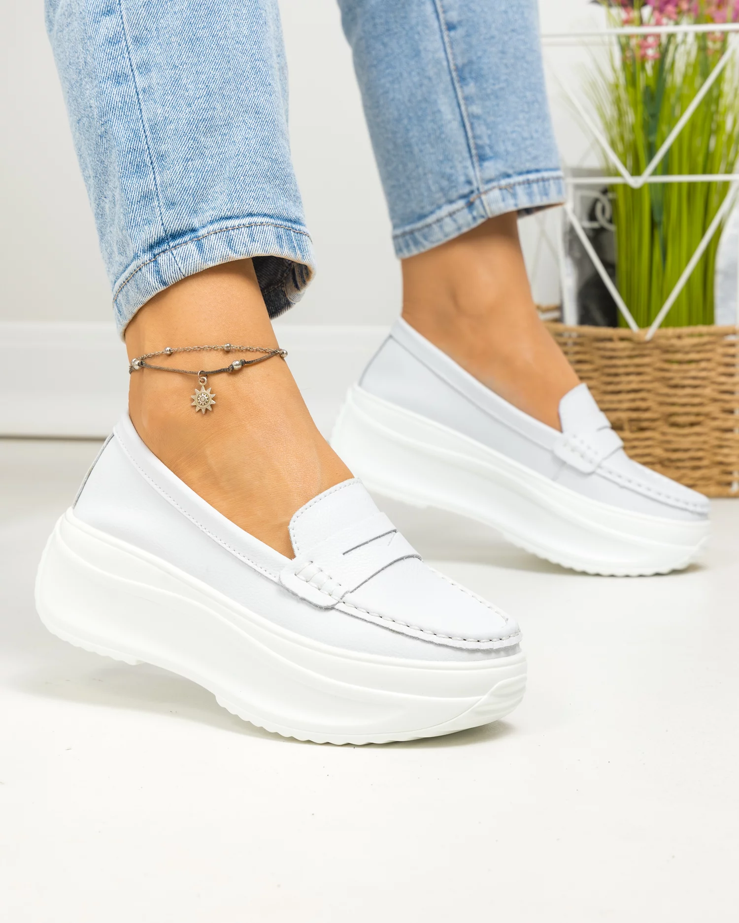 pantofi-casual-dama-piele-naturala-albi-cu-inchidere-slip-on-f002-295-84499-2.webp