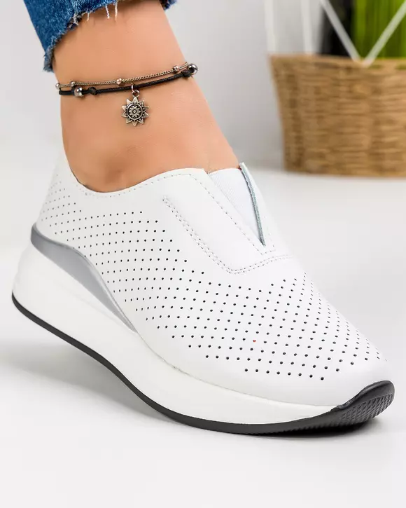 Pantofi casual dama piele naturala albi cu inchidere slip-on si perforatii T-3099