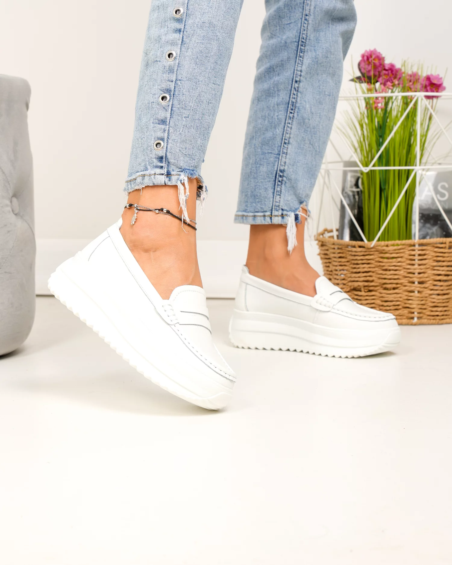 pantofi-casual-dama-piele-naturala-albi-cu-inchidere-slip-on-si-talpa-groasa-f001-776-87085-2.webp