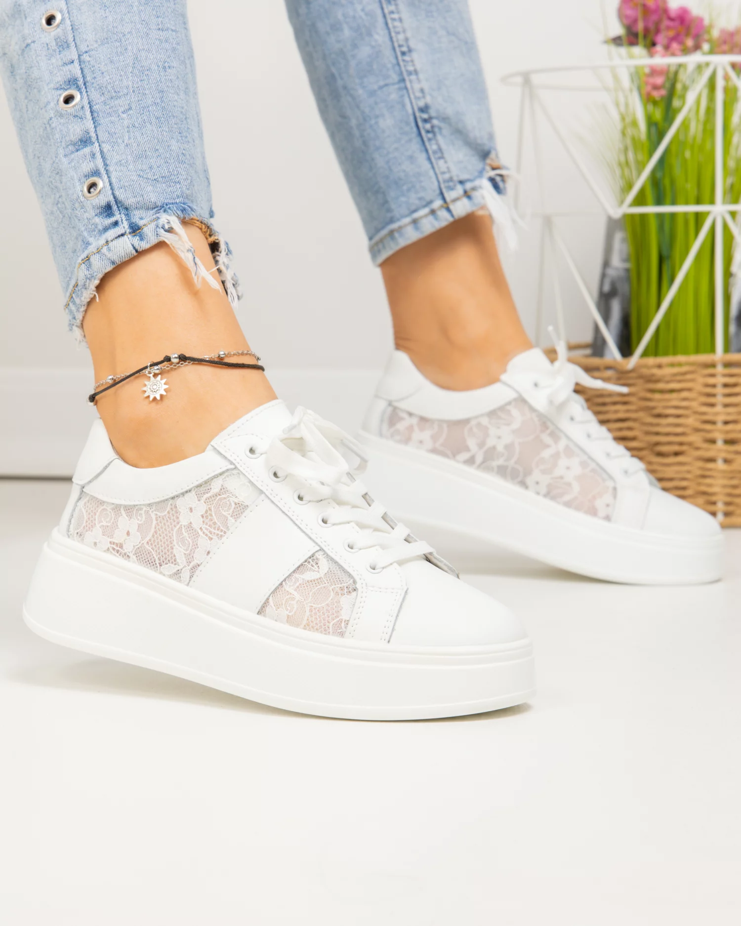 pantofi-casual-dama-piele-naturala-albi-cu-model-floral-din-panza-textila-f001-848-87655-2.webp