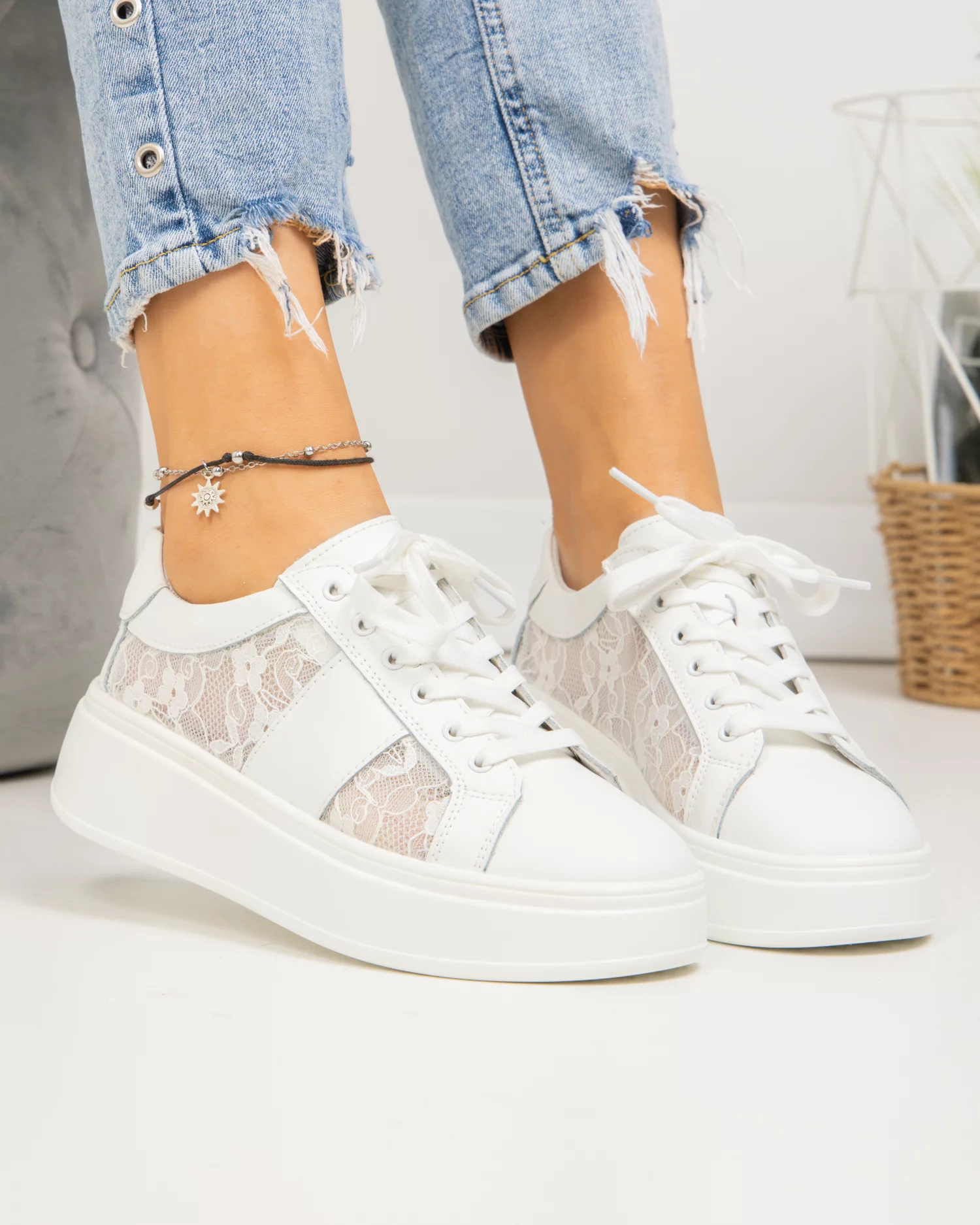 pantofi-casual-dama-piele-naturala-albi-cu-model-floral-din-panza-textila-f001-848-87661-2.webp