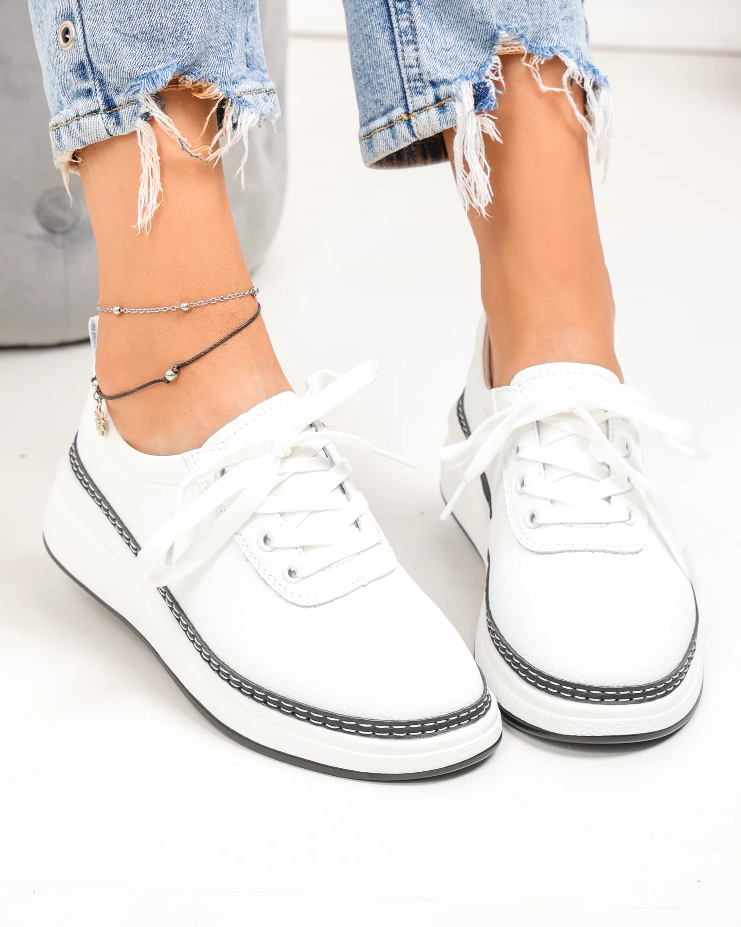 pantofi-casual-dama-piele-naturala-albi-cu-negru-si-talpa-flexibila-jy6700-97339-2.webp