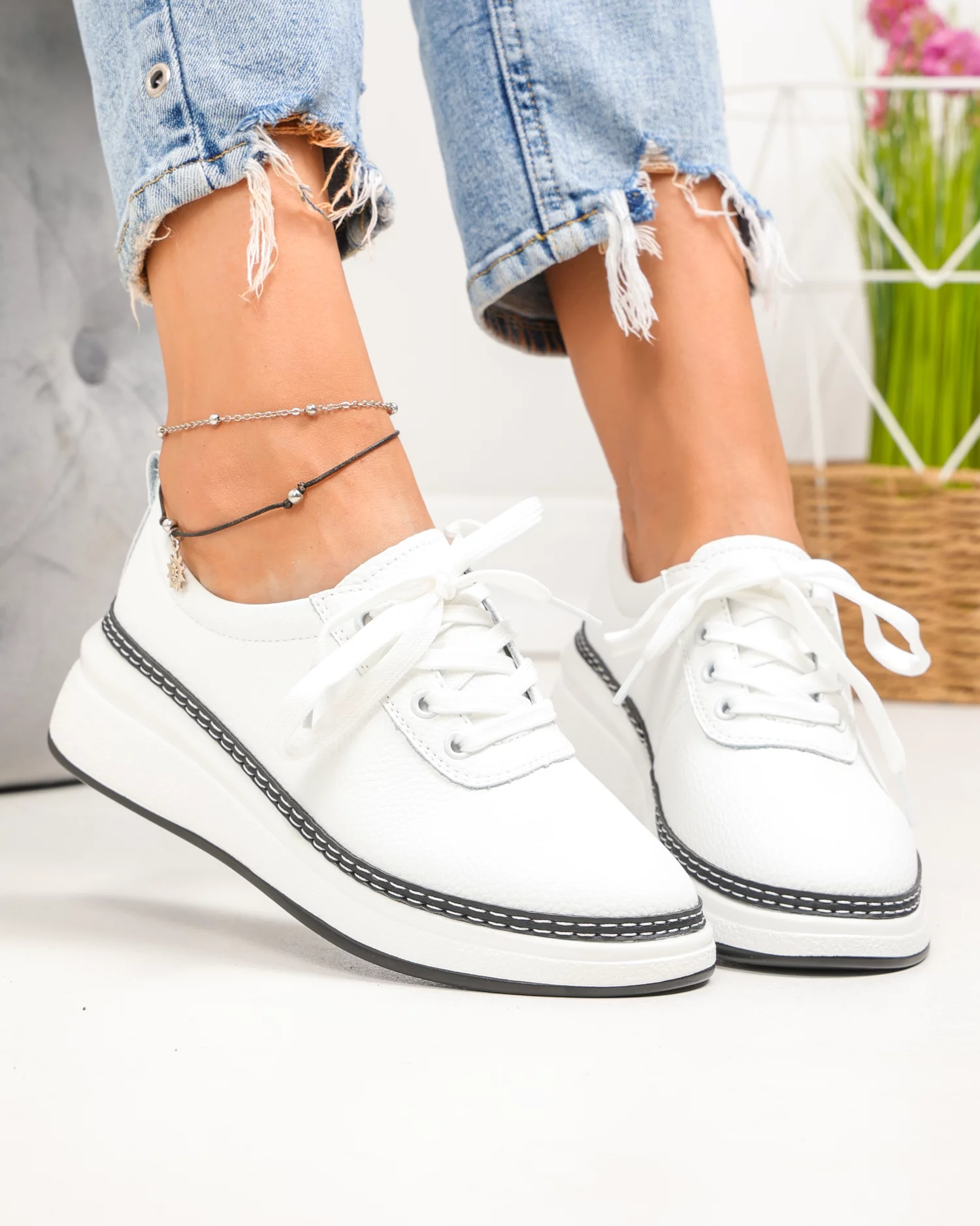 pantofi-casual-dama-piele-naturala-albi-cu-negru-si-talpa-flexibila-jy6700-97342-2.webp