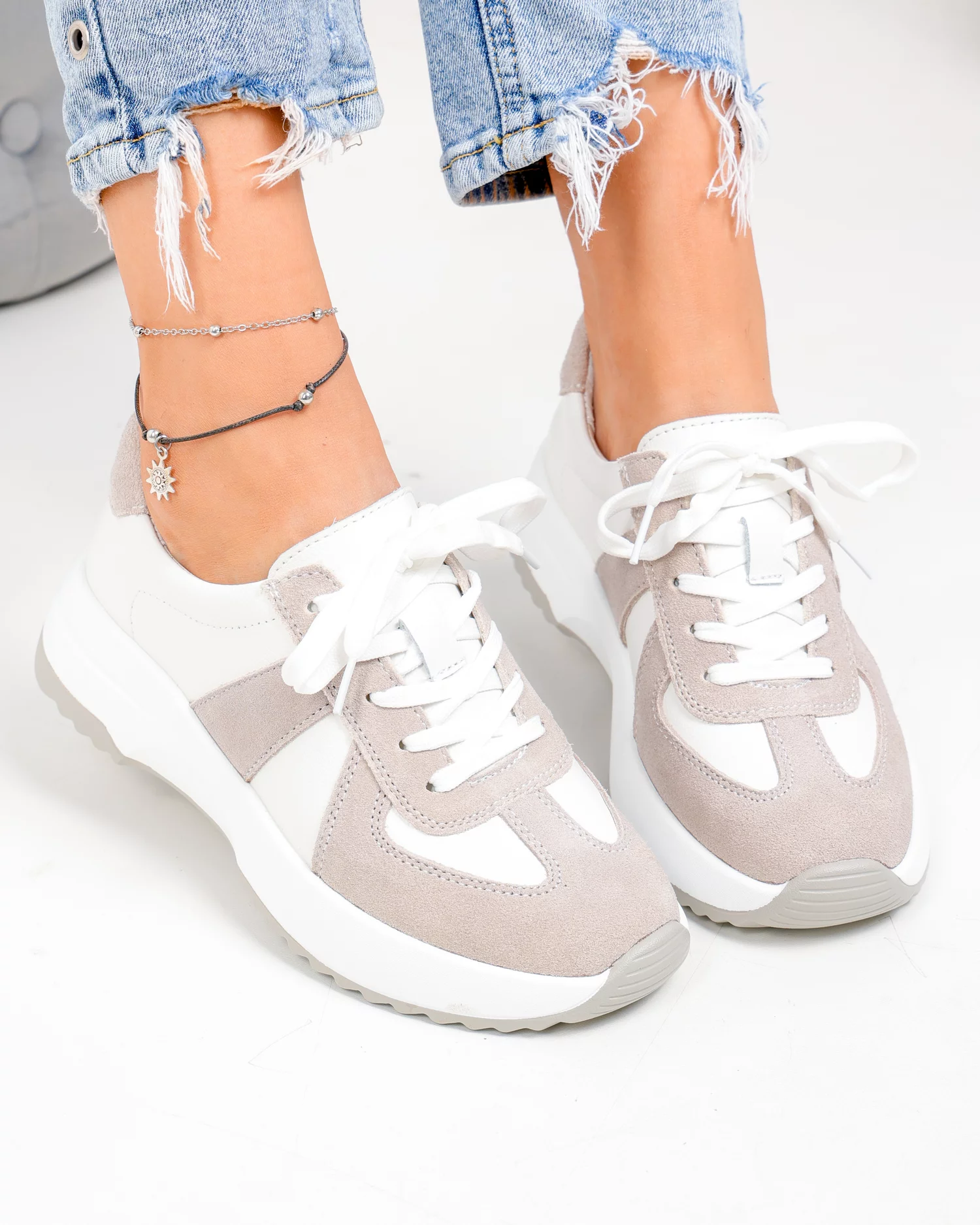 pantofi-casual-dama-piele-naturala-albi-cu-piele-intoarsa-gri-t-8077-100399-2.webp