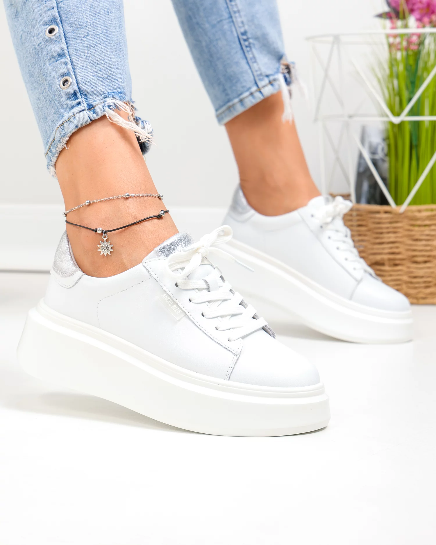 pantofi-casual-dama-piele-naturala-albi-cu-talpa-groasa-si-inchidere-sireturi-f002-389-94897-2.webp