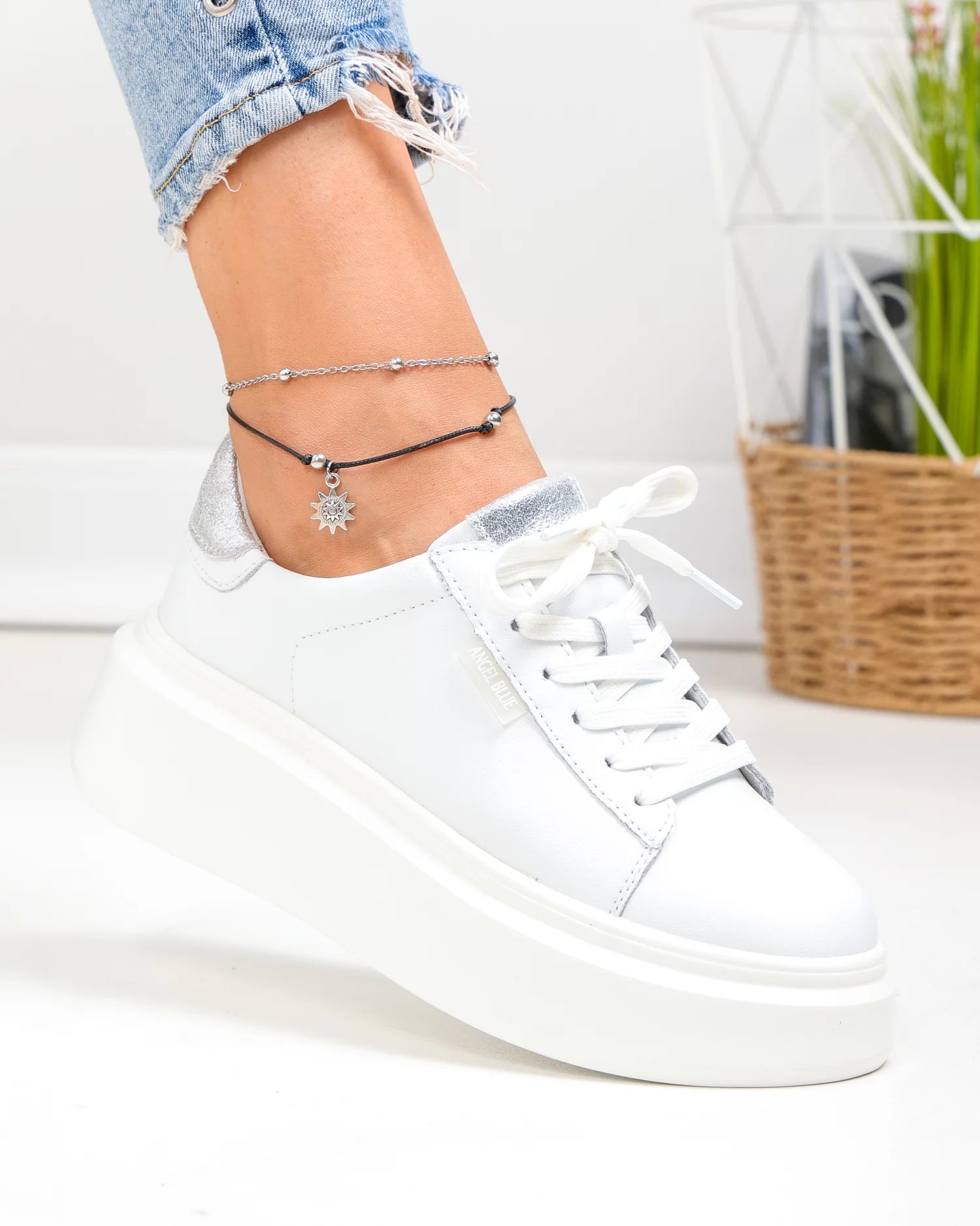 pantofi-casual-dama-piele-naturala-albi-cu-talpa-groasa-si-inchidere-sireturi-f002-389-94900-2.webp