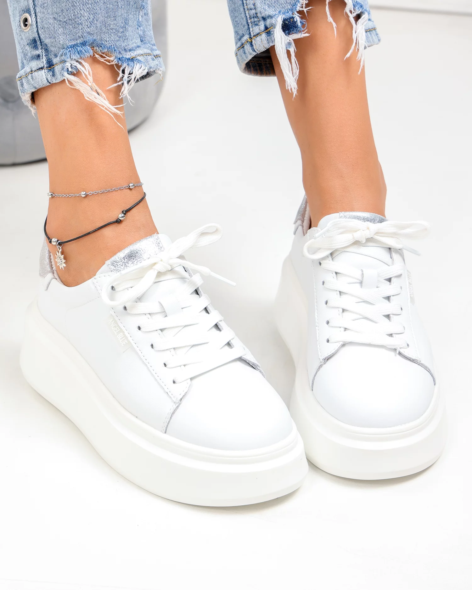 pantofi-casual-dama-piele-naturala-albi-cu-talpa-groasa-si-inchidere-sireturi-f002-389-94903-2.webp