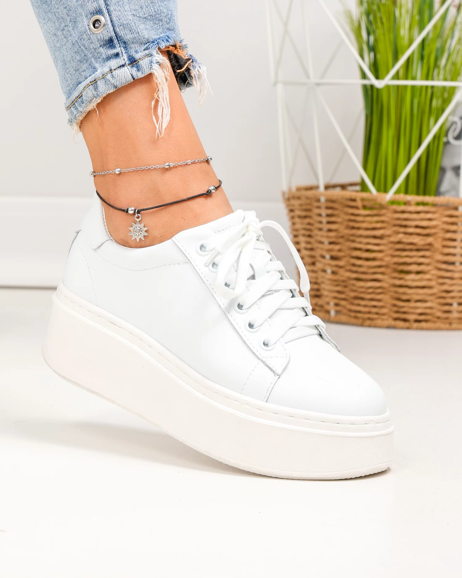 pantofi-casual-dama-piele-naturala-albi-cu-talpa-groasa-si-inchidere-sireturi-pc207-98089-2.webp