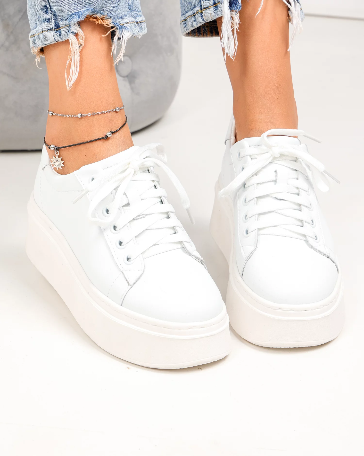 pantofi-casual-dama-piele-naturala-albi-cu-talpa-groasa-si-inchidere-sireturi-pc207-98092-2.webp