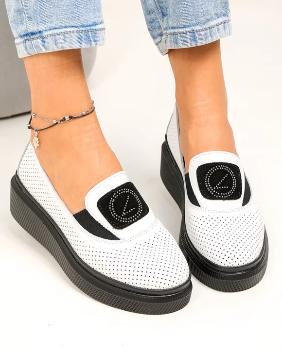Pantofi casual dama piele naturala albi perforati cu inchidere slip-on JY3871