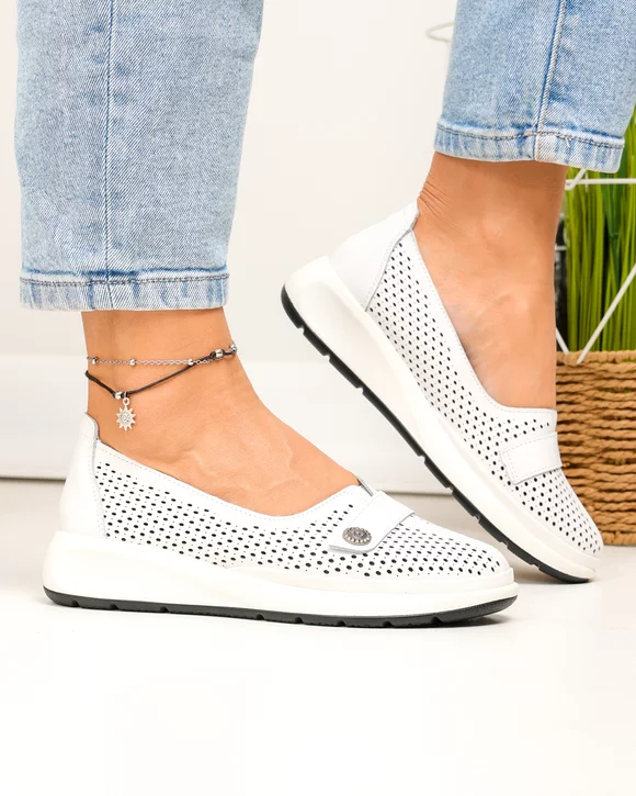 Pantofi casual dama piele naturala albi perforati cu inchidere slip-on si bareta decorativa JY3951