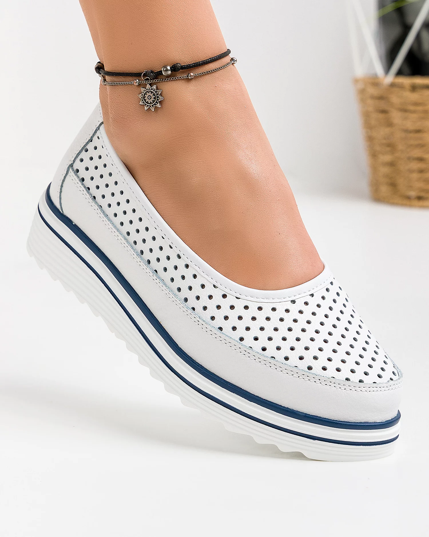 pantofi-casual-dama-piele-naturala-albi-perforati-cu-inchidere-slip-on-vk-f001-504-92227-2.webp