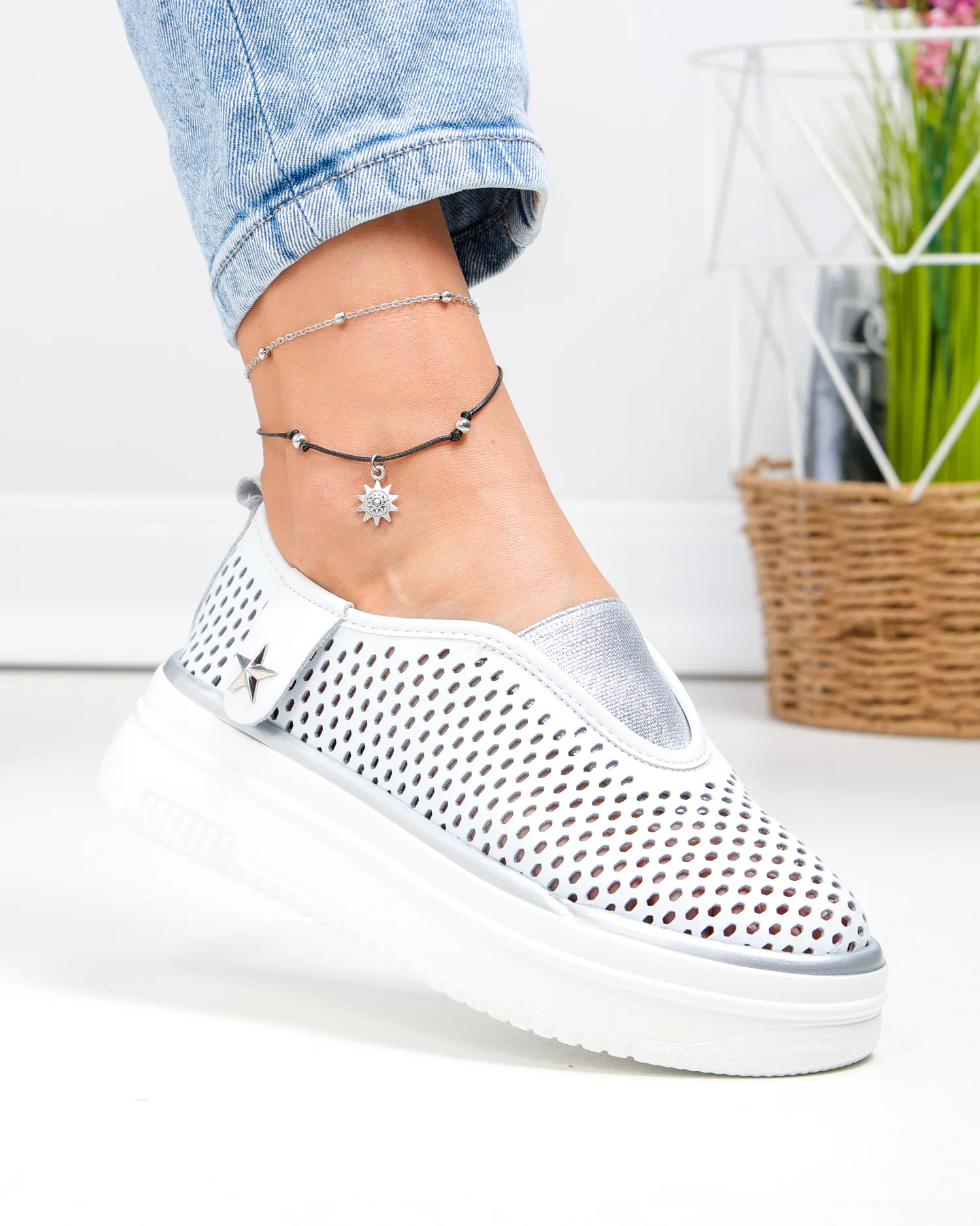 pantofi-casual-dama-piele-naturala-albi-perforati-cu-talpa-groasa-t-9008-90727-2.webp