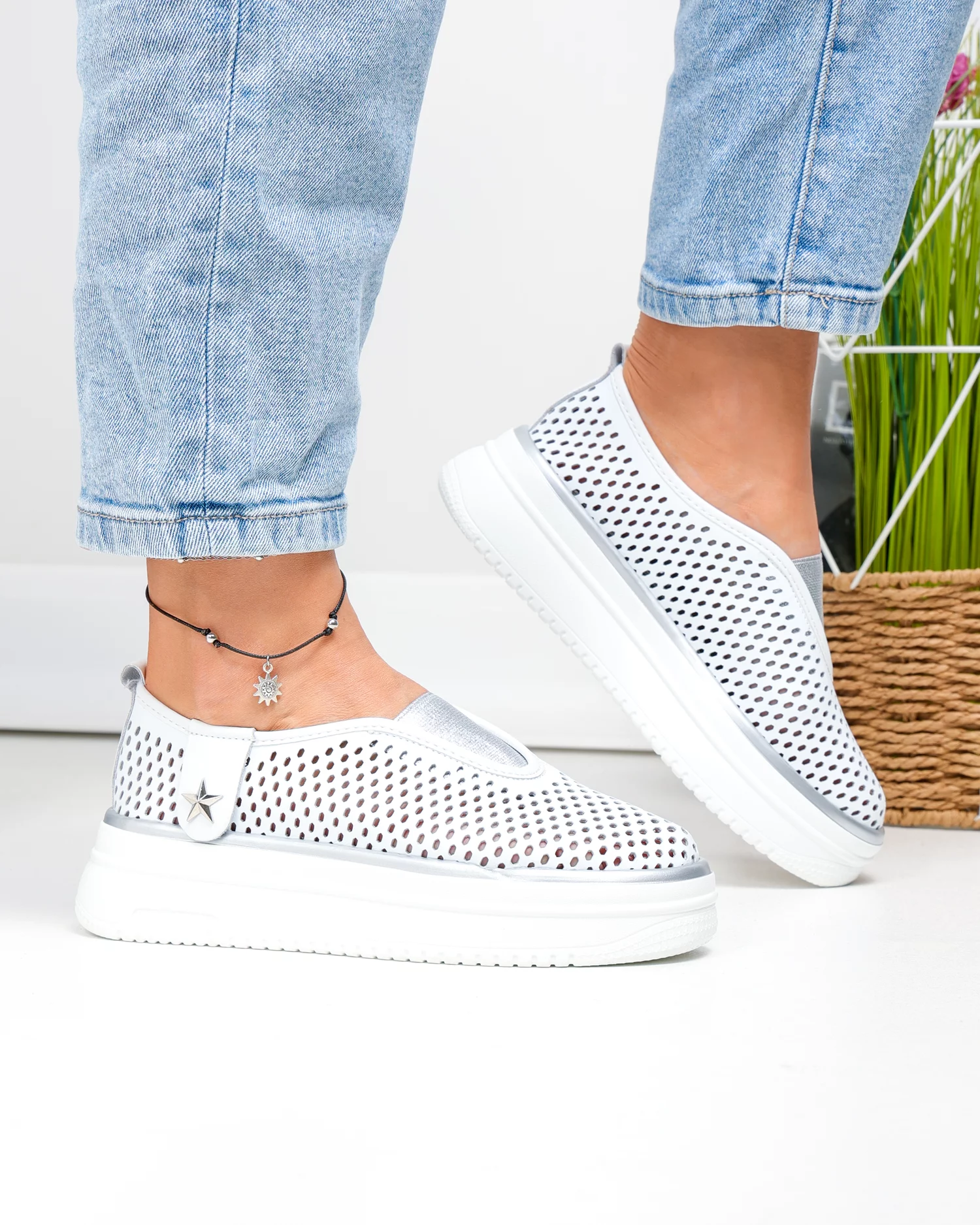 pantofi-casual-dama-piele-naturala-albi-perforati-cu-talpa-groasa-t-9008-90736-2.webp