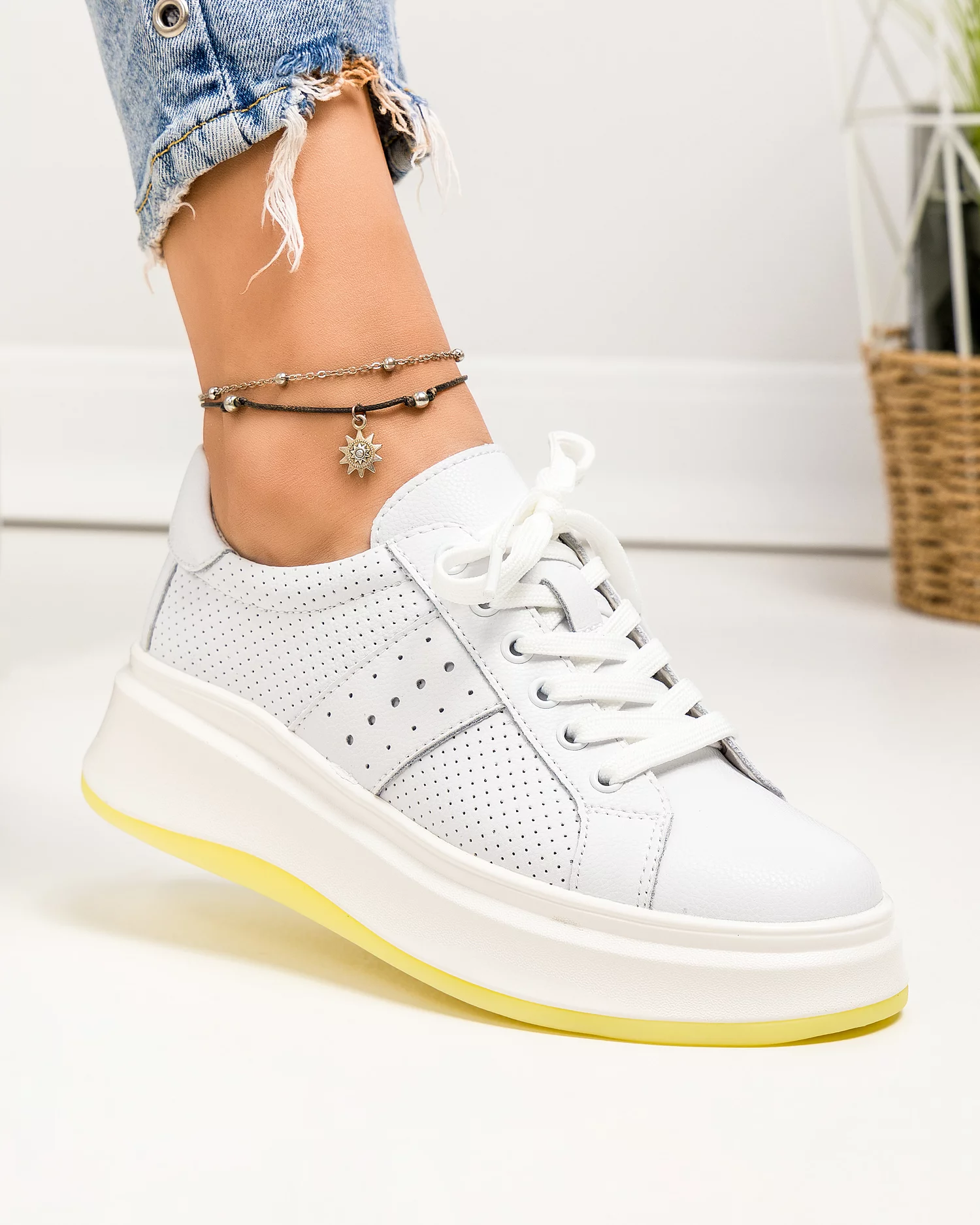 pantofi-casual-dama-piele-naturala-albi-perforati-f002-283-80503-2.webp