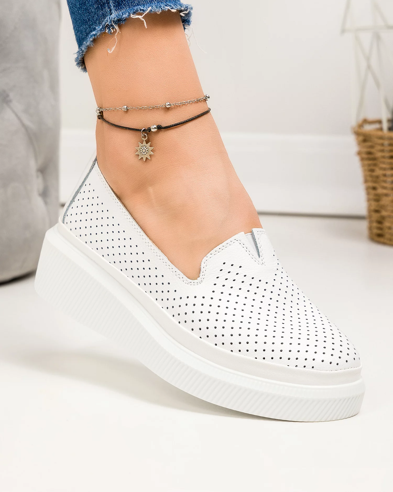 pantofi-casual-dama-piele-naturala-albi-perforati-jy3872-79210-2.webp