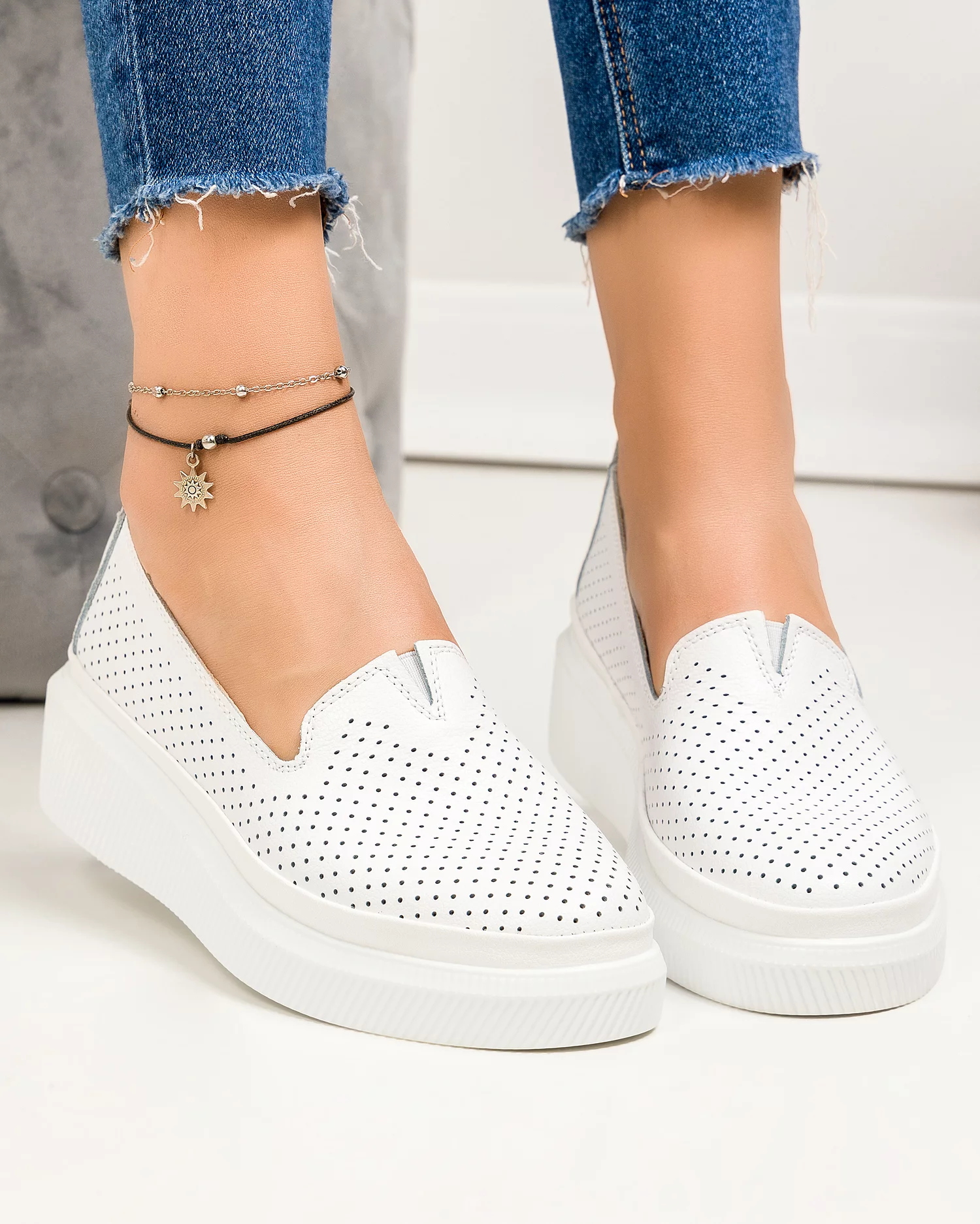 pantofi-casual-dama-piele-naturala-albi-perforati-jy3872-79213-2.webp