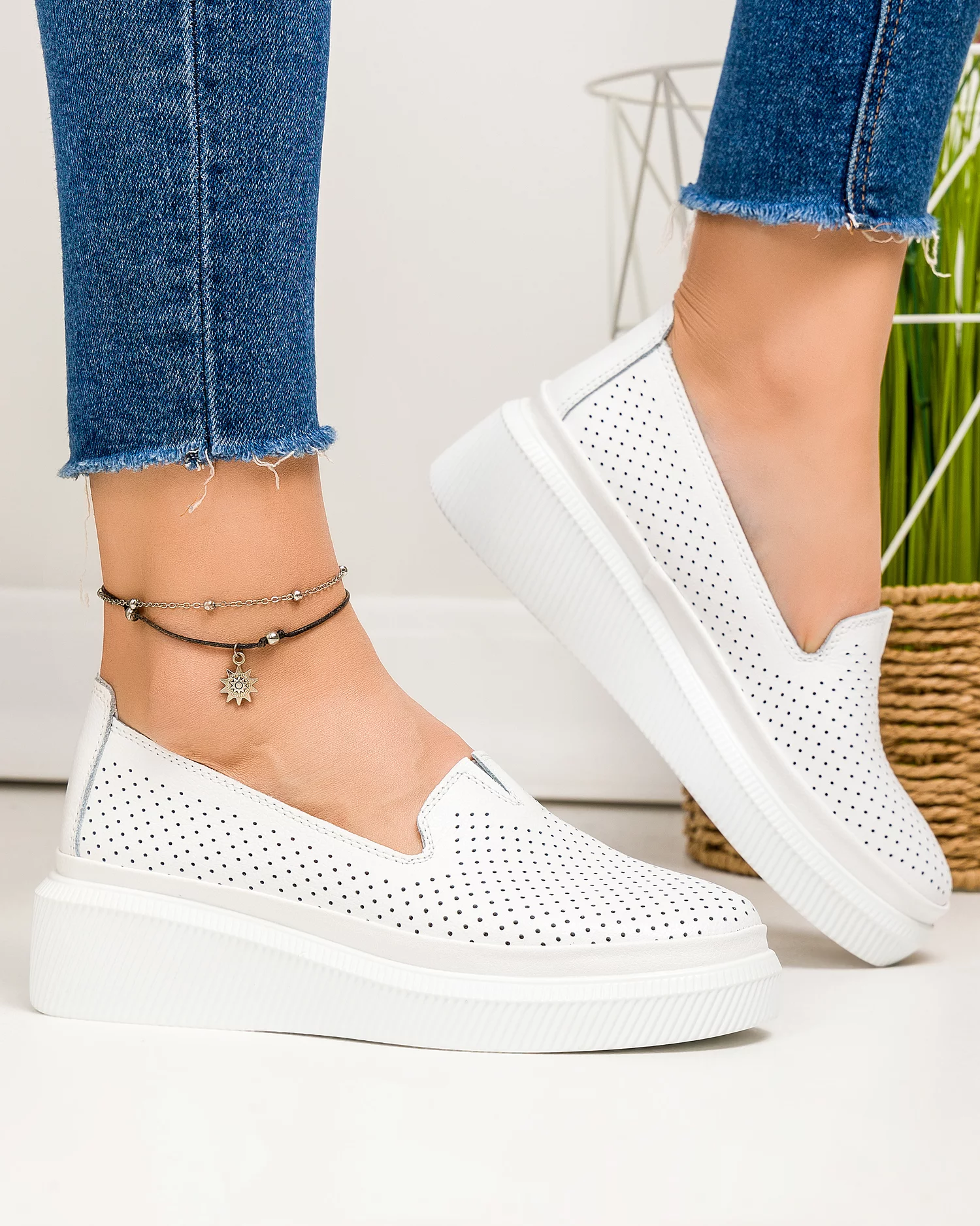 pantofi-casual-dama-piele-naturala-albi-perforati-jy3872-79216-2.webp