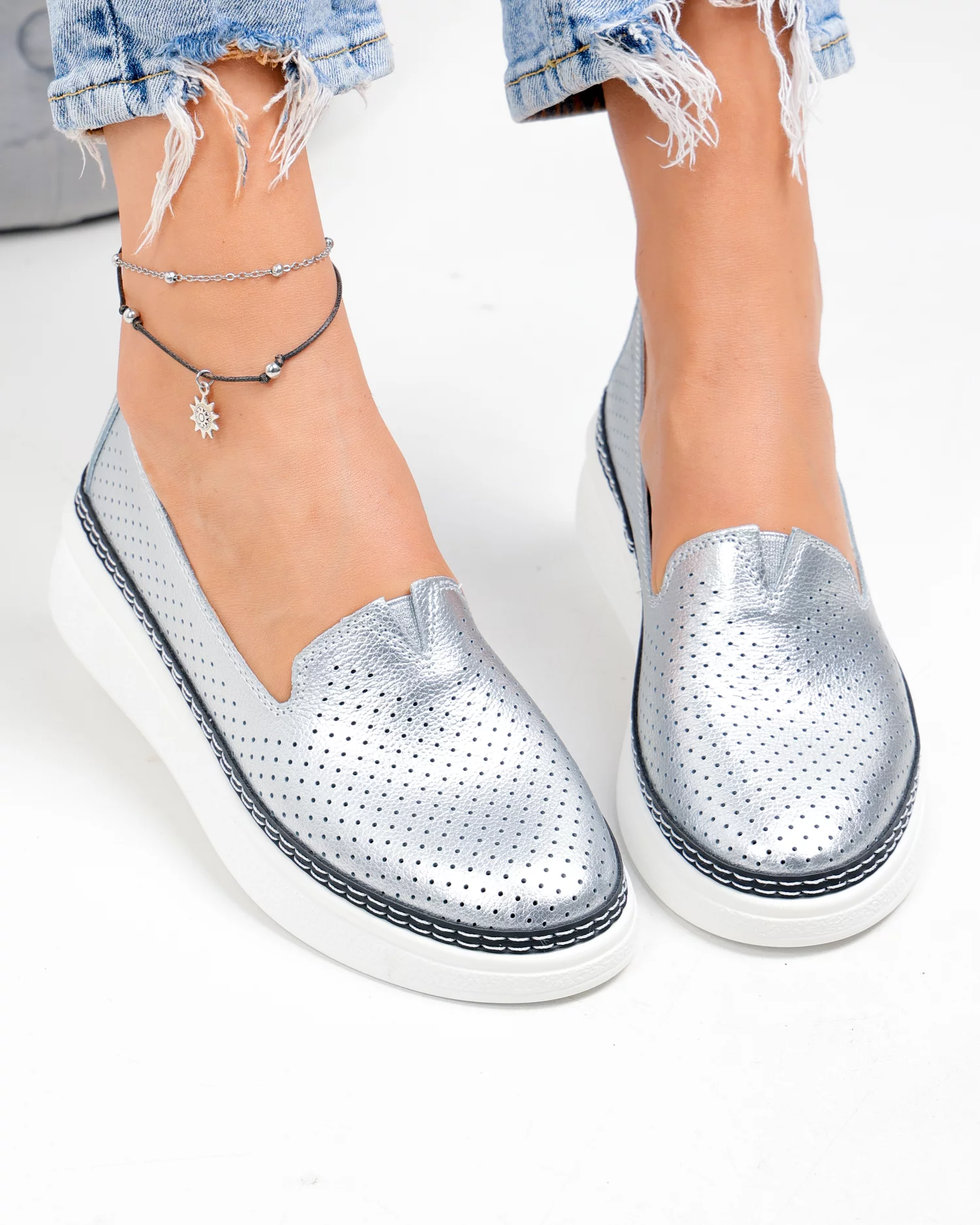 pantofi-casual-dama-piele-naturala-argintii-cu-perforatii-si-inchidere-slip-on-jy6701-100849-2.webp
